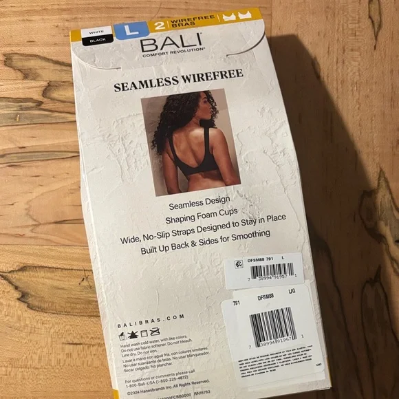 Bali Comfort Revolution Wirefree Bra - Black and White - Picture 2 of 8